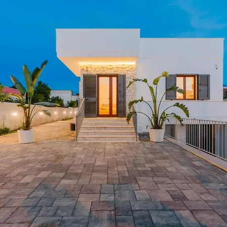 Nyaraló Jox House *