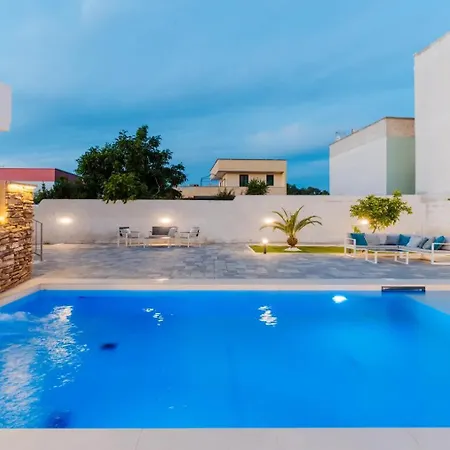 Jox House